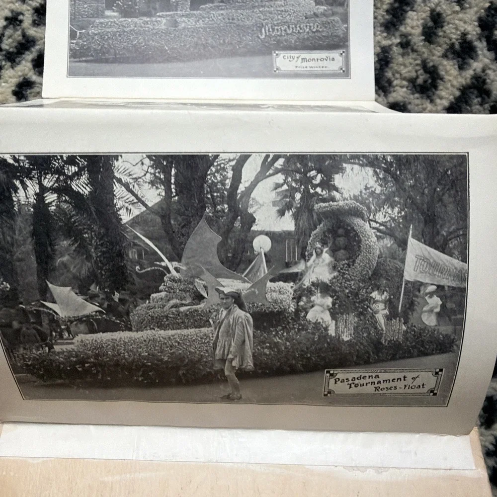 Pasadena California CA 1931 Tournament Of Roses Parade Souvenir Fold Out Photos